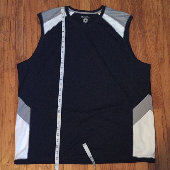Men’s old navy workout tank top - Picture 7 of 8